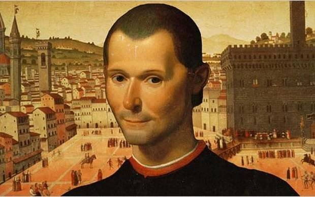 Machiavelli se šklebí, drobečky byly smeteny ze stolu